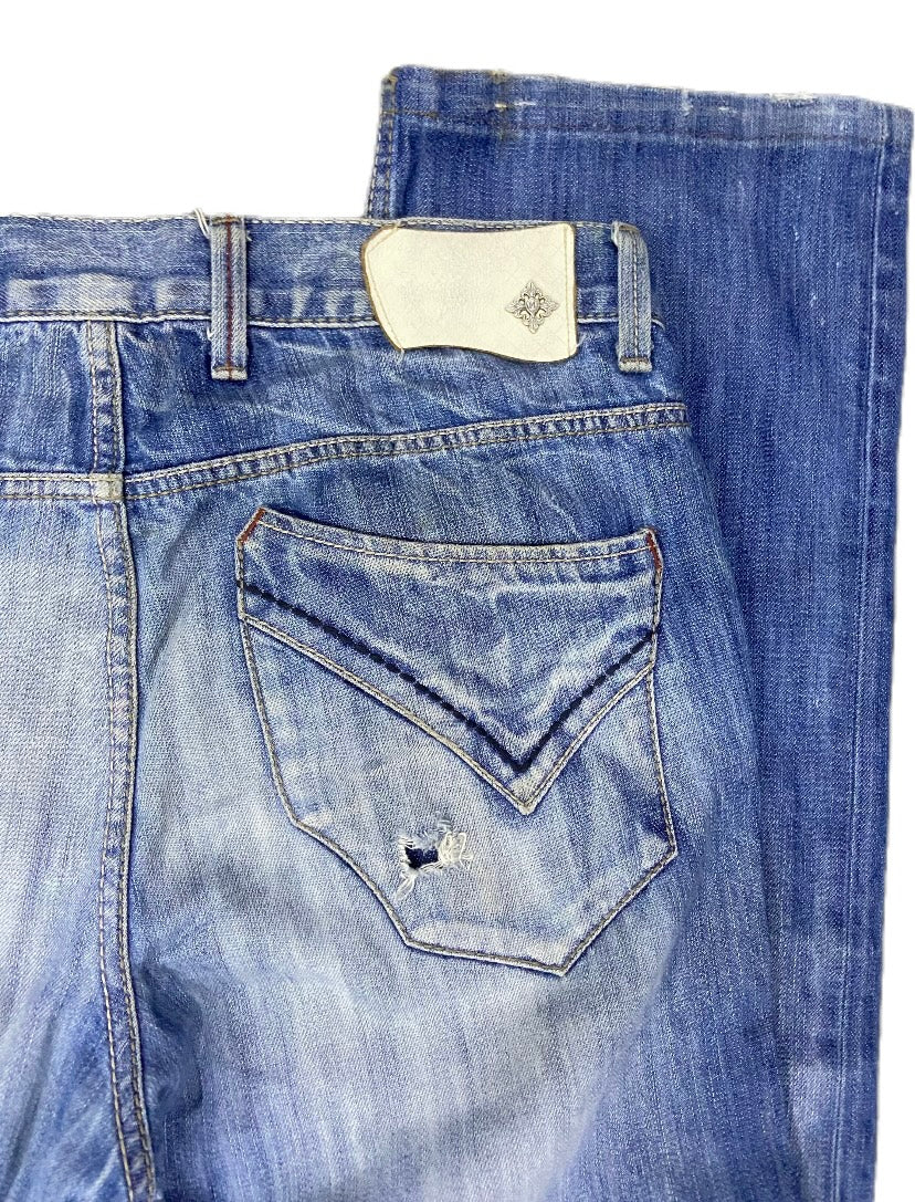 VINTAGE BLUE WASH DISTRESSED JEANS