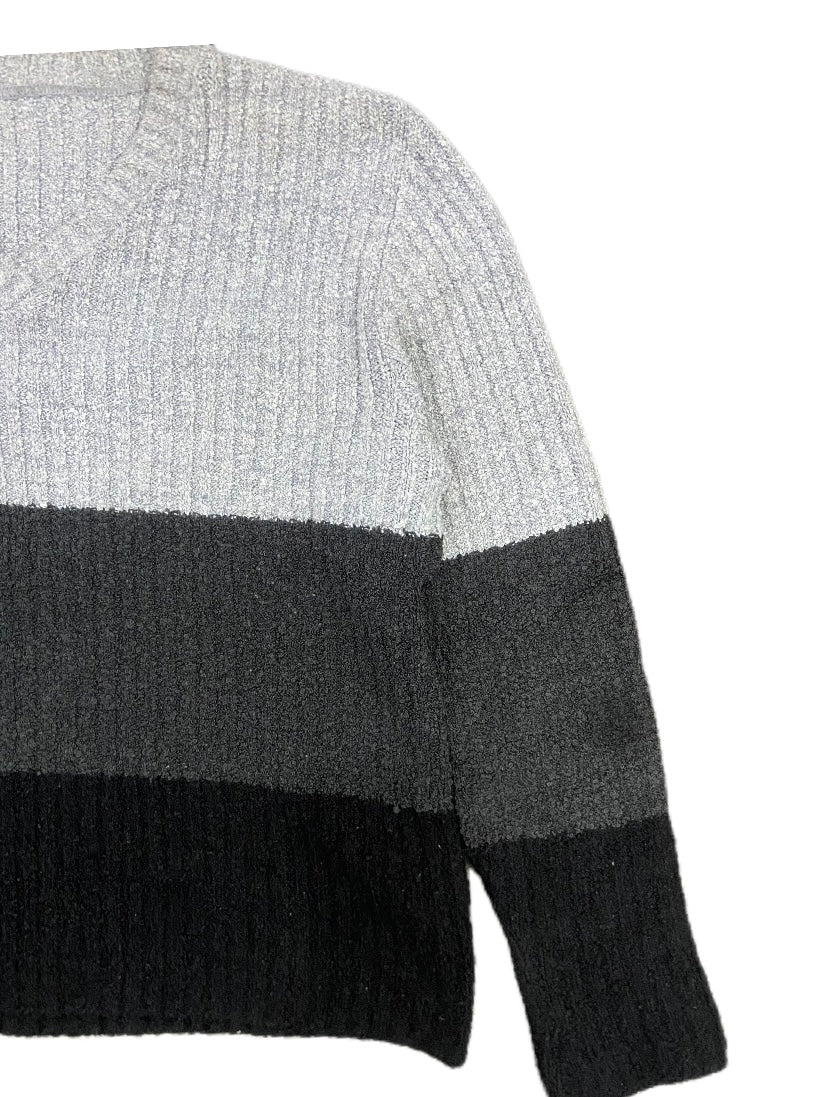 GREY SWEATER