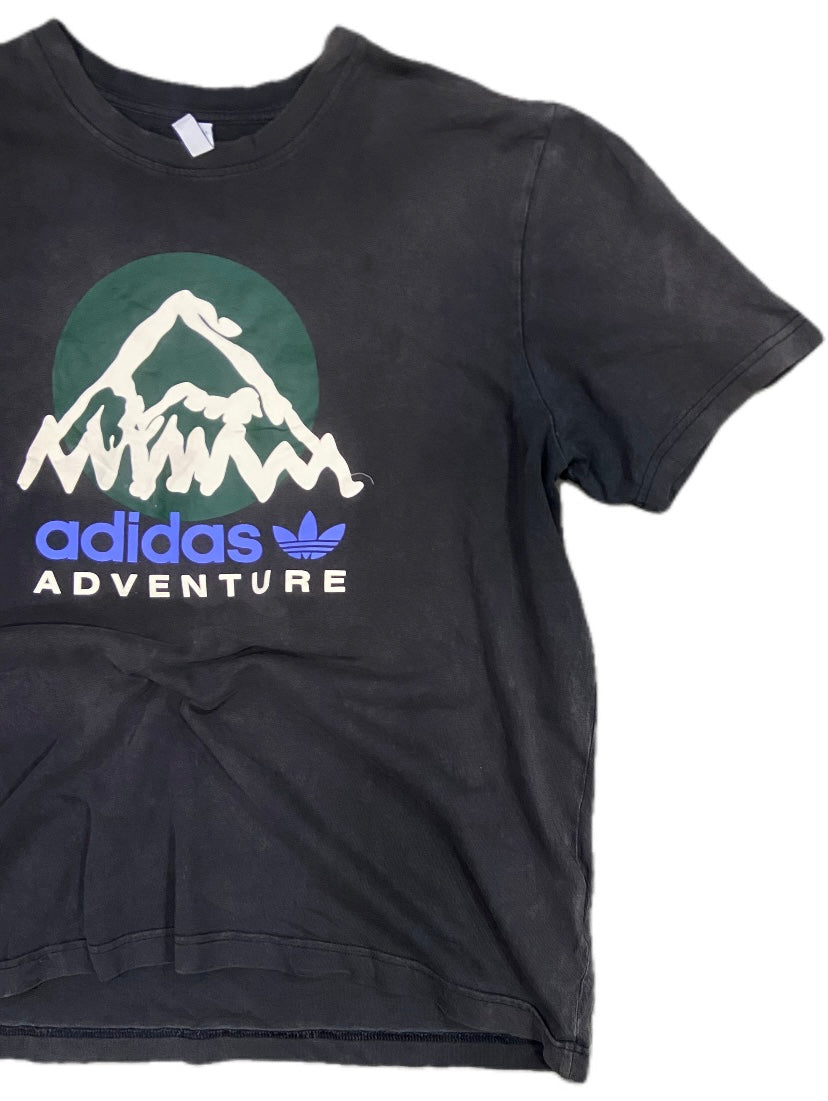 VINTAGE ADIDAS ADVENTURE TSHIRT