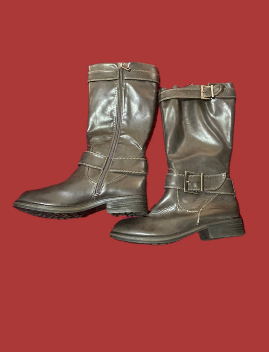 GRAY CHELSEA BOOTS