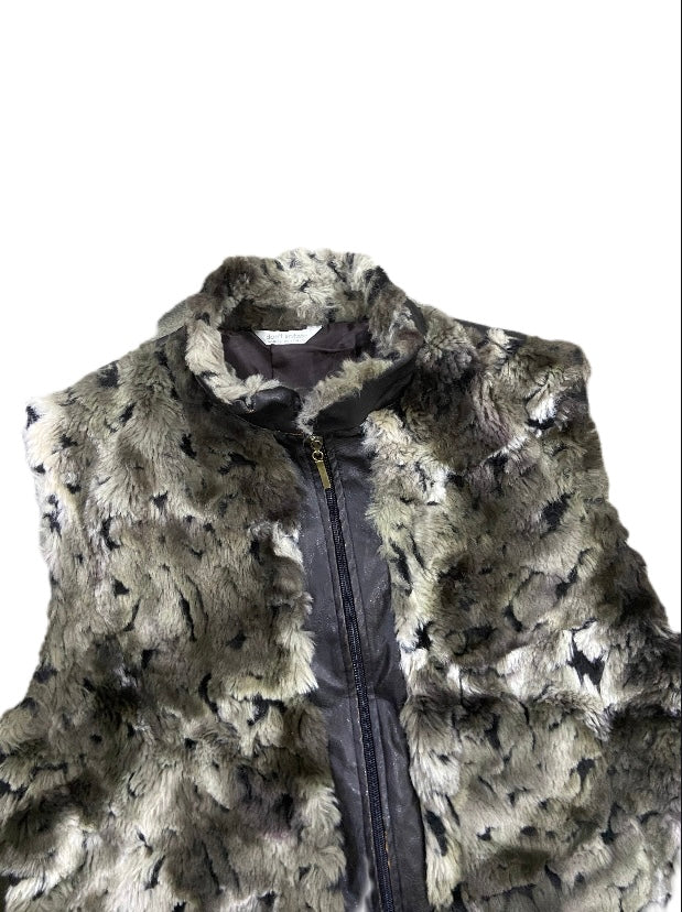 DON'T IMITATE FUR VEST